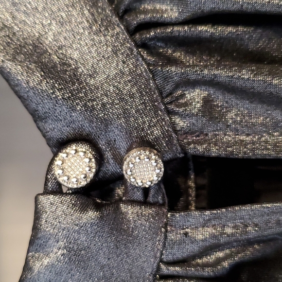 Solid Halter Blouse - Picture 4 of 8